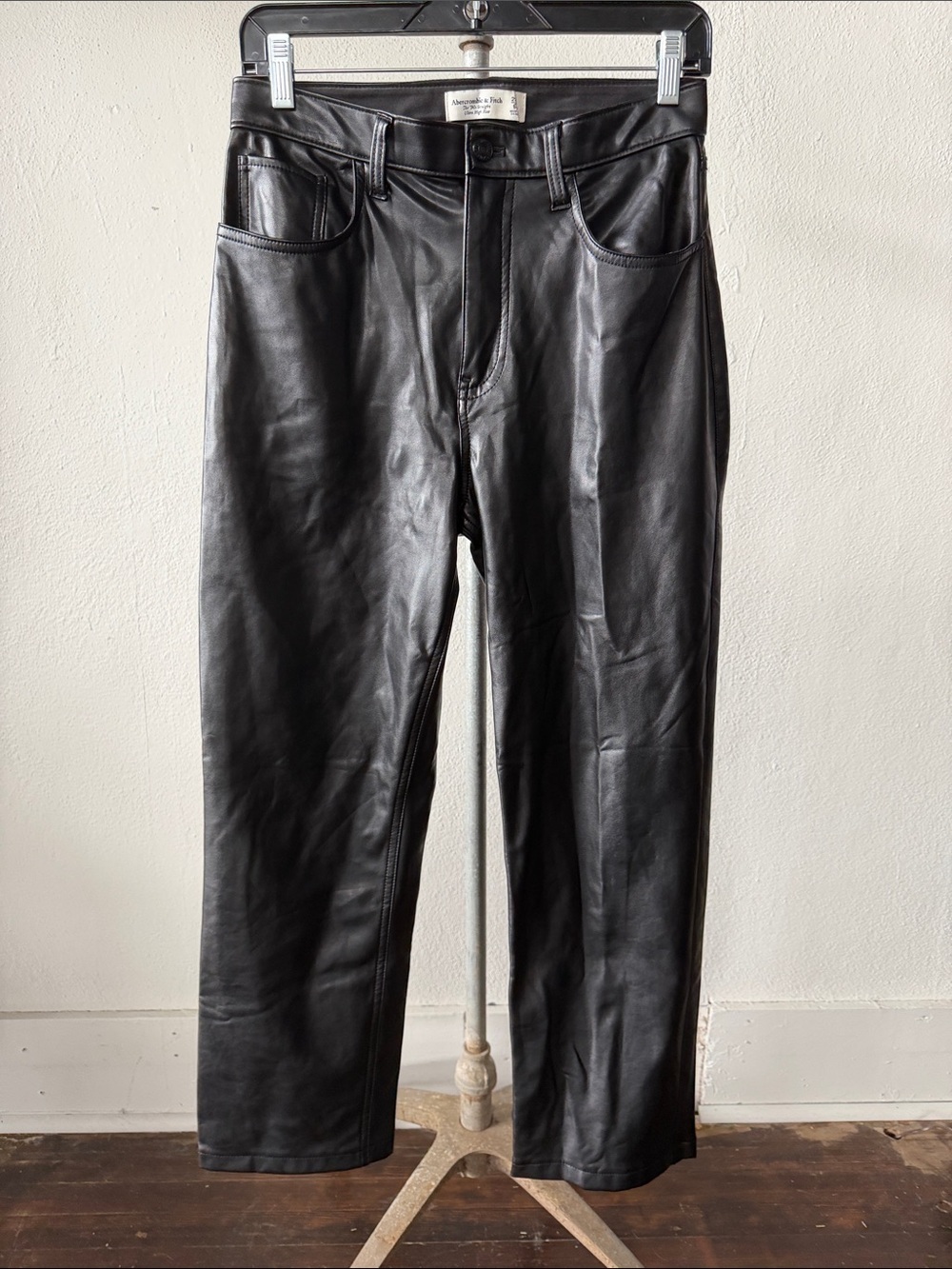 Abercrombie & Fitch 90s Strait Ultra Hight Rise Size 28/6